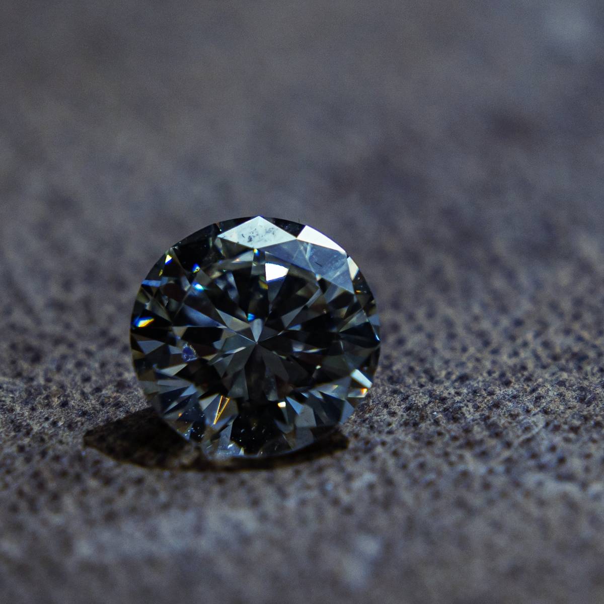 Expertiser gratuitement mon diamant par un expert en pierres précieuses proche de Nîmes
