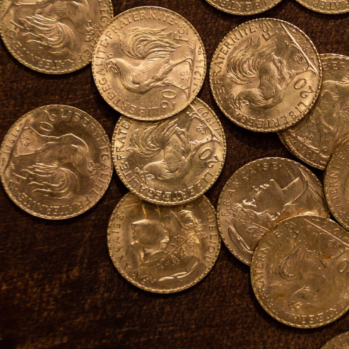 Investir dans les pièces d'or de Francs facilement à Juvignac 